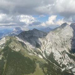 Flugwegposition um 13:38:24: Aufgenommen in der Nähe von Admont, Österreich in 2013 Meter